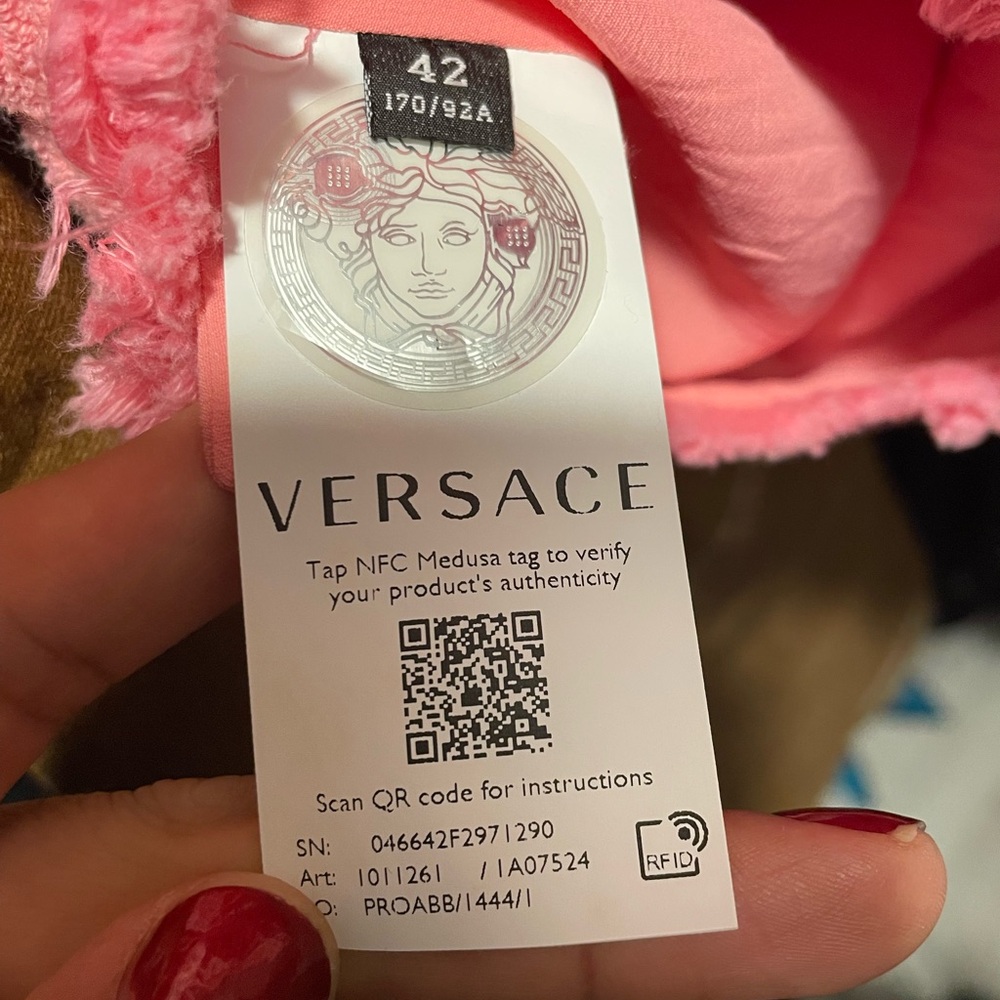 Versace allover safety pink towel set